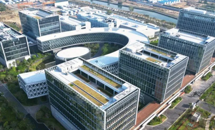 互联网技术解决方案选型：云服务与业务系统适配策略
